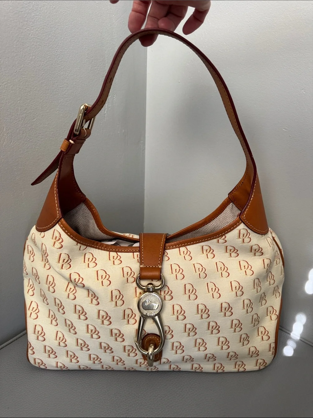 DOONEY & BOURKE CREAM TAN CANVAS LEATHER DB LOGO LOCK HOBO CRESCENT SHOULDER BAG